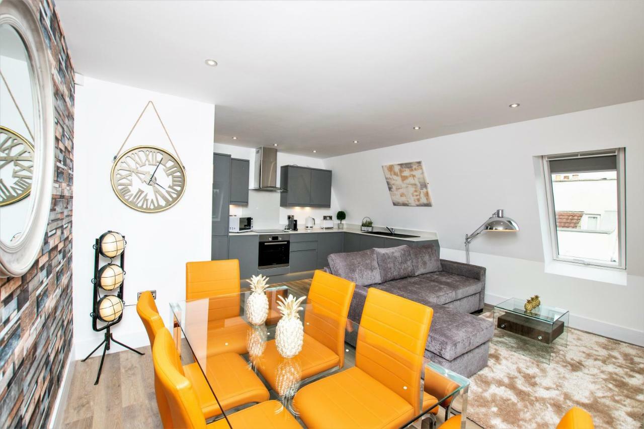Rowan Tree - Your Apartment Бристоль Екстер'єр фото