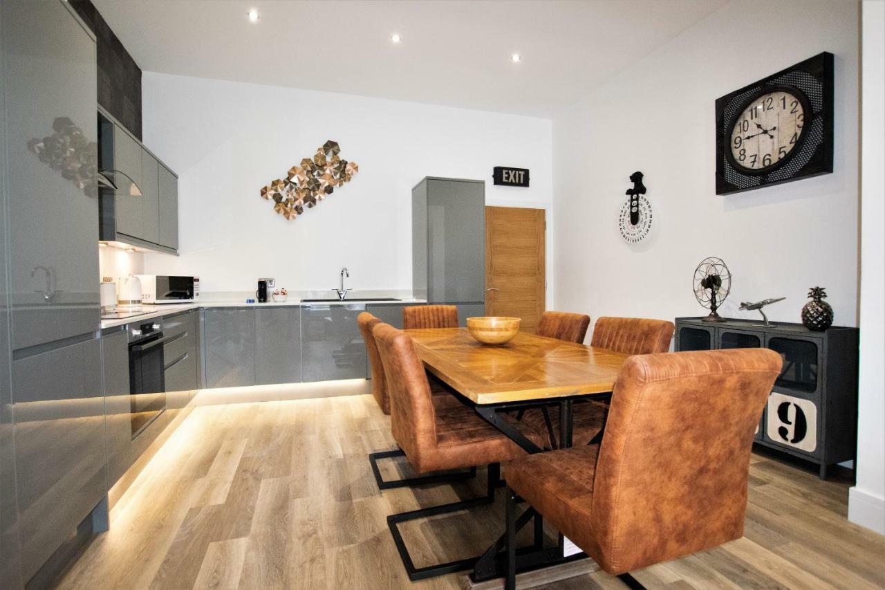 Rowan Tree - Your Apartment Бристоль Екстер'єр фото